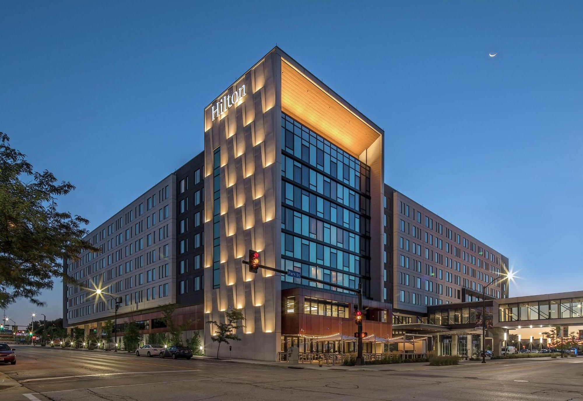 Hilton Des Moines Downtown Hotel Exterior photo